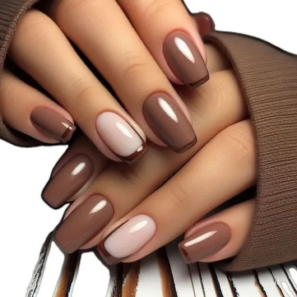 Коричнево-бежевий мінімалістичний французький манікюр гель-лаком на квадратні нігті