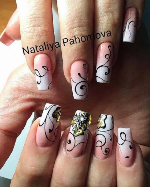 Максималізм: Рожево-чорне Омбре, 3D Квіти та Стрази на Довгих Квадратних Нігтях