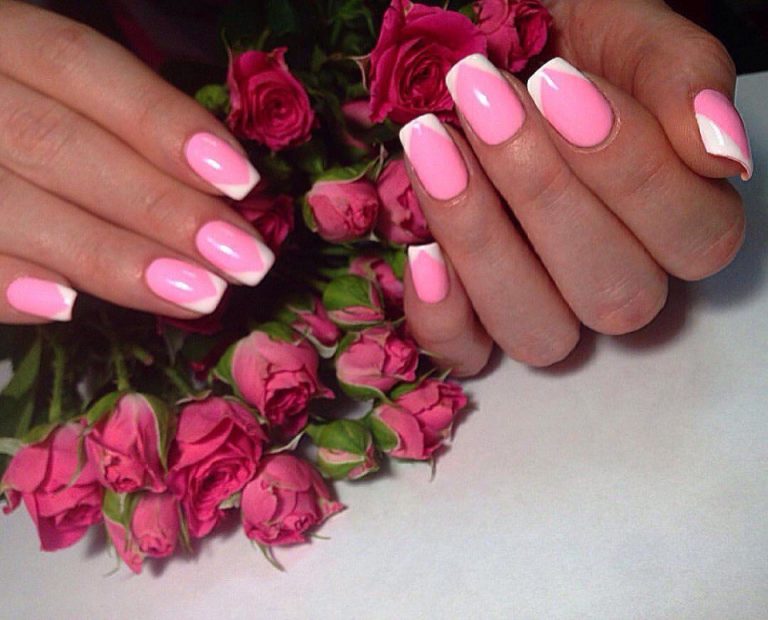Рожевий французький манікюр на квадратних нігтях гель-лаком