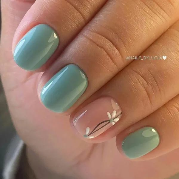 Зелений Бежевий Манікюр: Овальні Нігті, Мінімалізм та Квітковий Негативний Простір