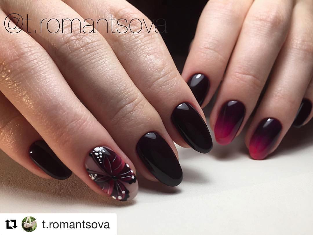 Чорно-рожевий омбре манікюр з блиском та ручним розписом