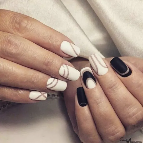 Матовий мінімалізм: чорно-біла геометрія на бежевих овалах