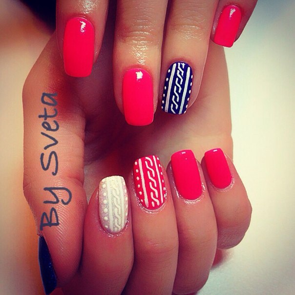Святковий червоно-синій 3D манікюр з ручним розписом на квадратних нігтях