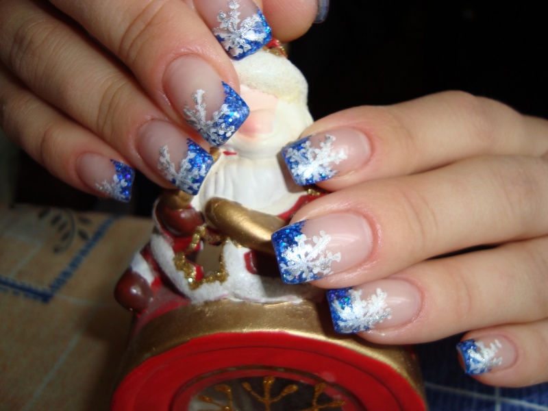 Синій френч з крижаними візерунками та сріблястим блиском