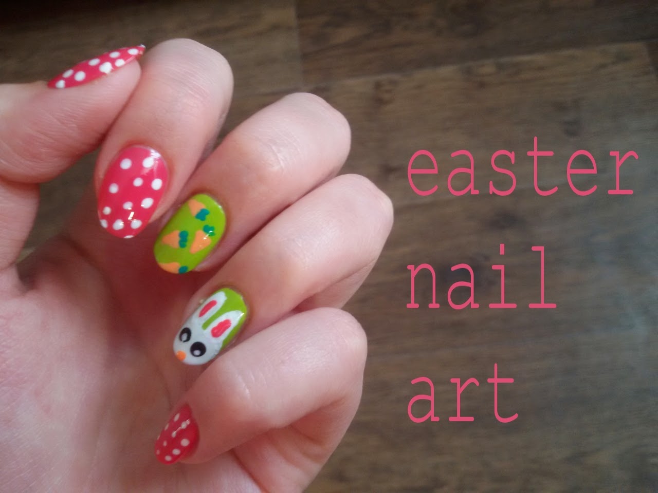 Пасхальний манікюр: яскравий ручний розпис на овальних нігтях у стилі максималізм