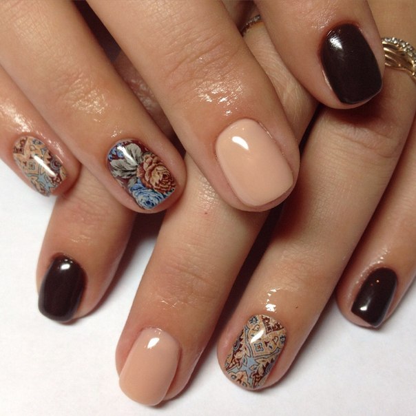 Осінній манікюр: бежевий дизайн з квітковими та геометричними візерунками