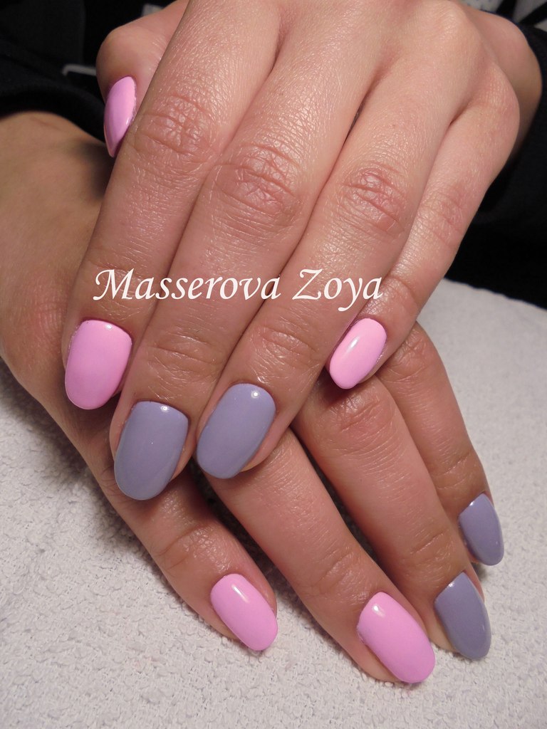 Ніжний мінімалізм: рожево-фіолетовий гель-лак на овальні нігті