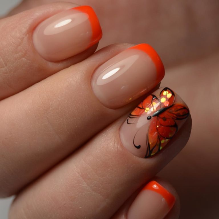 Бежевий френч з квітковим розписом та блискітками