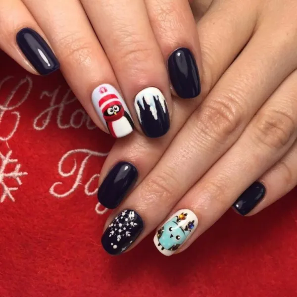 Синій святковий максималізм: геометричний ручний розпис на овальних нігтях