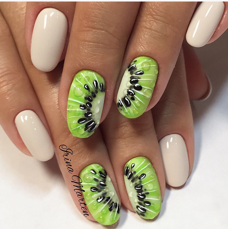 Бежевий манікюр з 3D об'ємним розписом та зеленими акцентами