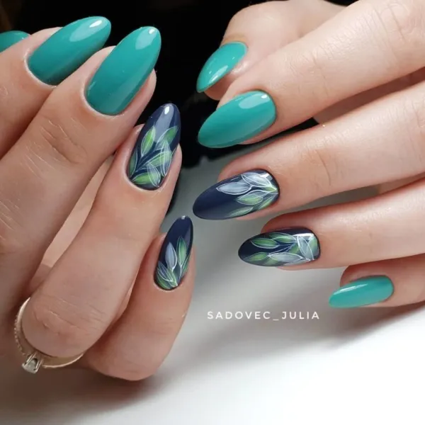 Зелено-синій квітковий розпис: довгі мигдалеподібні нігті