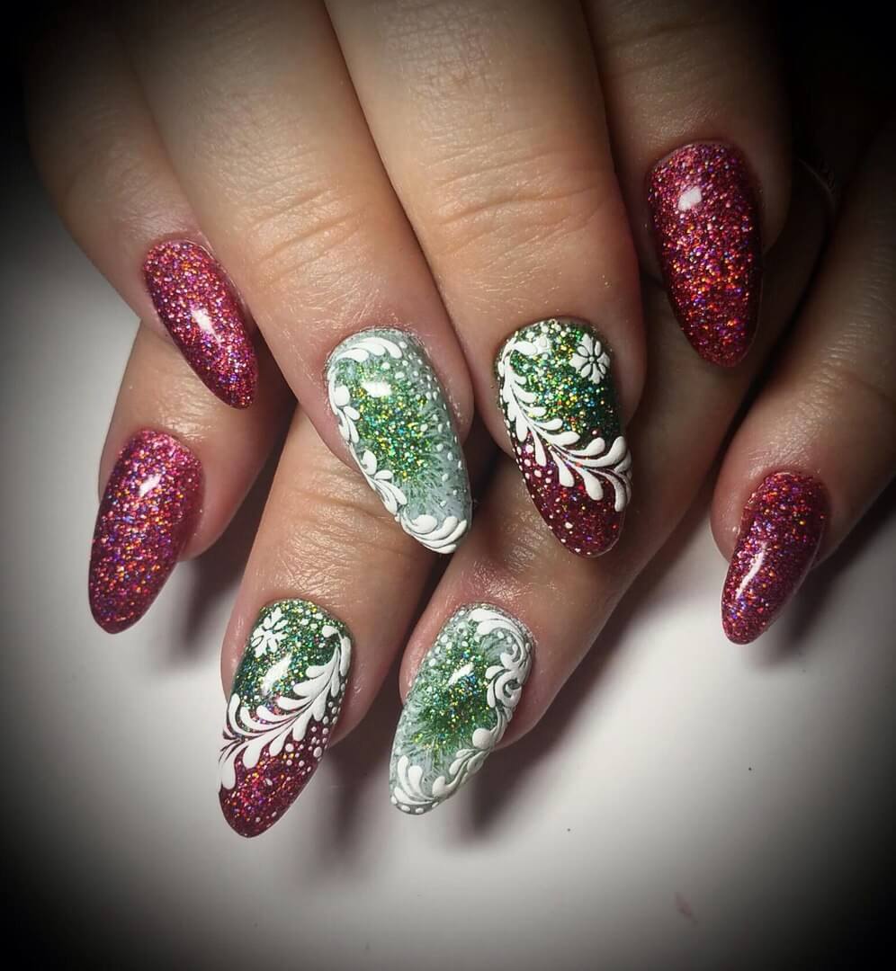 Довгий Мигдалеподібний Манікюр: Червоно-Зелений 3D Максималізм з Блискітками для Свят