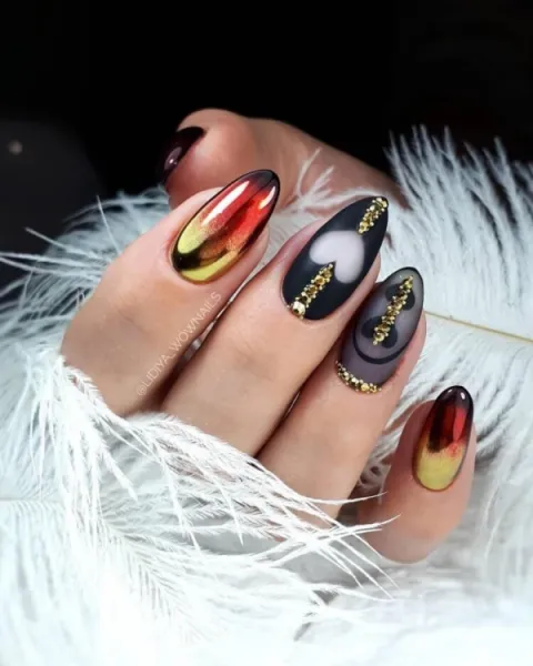Чорний матовий мигдаль з золотим 3D омбре та блиском