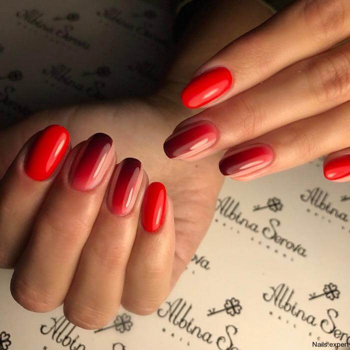Манікюр омбре: плавний перехід від червоного до бордового
