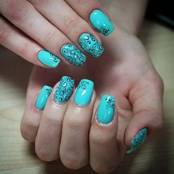 Синьо-чорний абстрактний манікюр на квадратні нігті