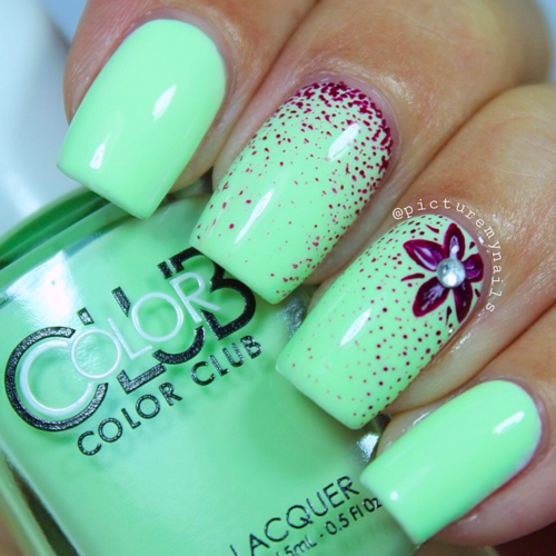 Зелений манікюр з 3D квітами та стразами на квадратних нігтях