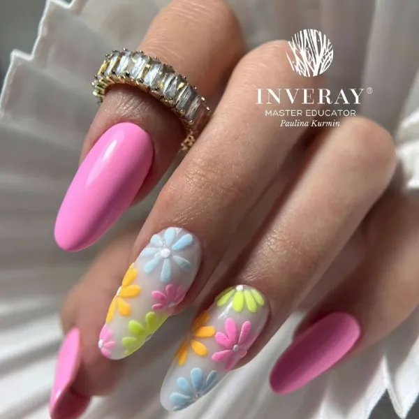 Рожевий Квітковий 3D Манікюр: Гель-лак на Довгих Мигдалеподібних Нігтях