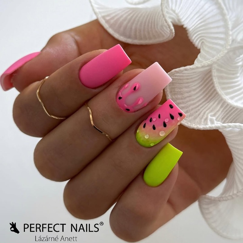 Ексклюзивний Рожево-Зелений Омбре: 3D Максималізм та Ручний Розпис на Довгих Квадратних Нігтях