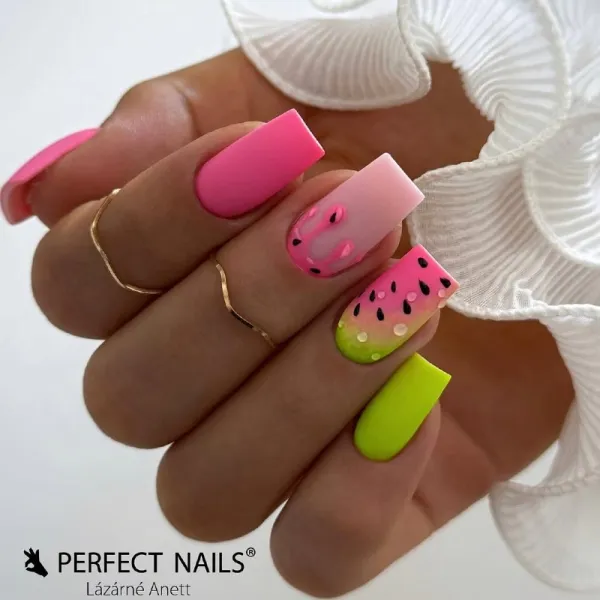 Яскравий Рожево-Зелений Омбре: Максималізм та 3D на Довгих Квадратних Нігтях