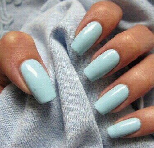 Синій блискучий манікюр гель-лаком на довгих квадратних нігтях