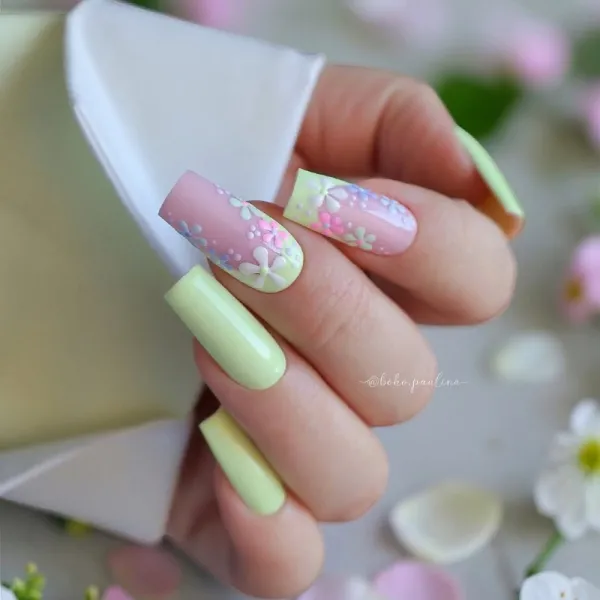 Рожево-зелений квітковий 3D манікюр: матова квадратна форма, гель-лак